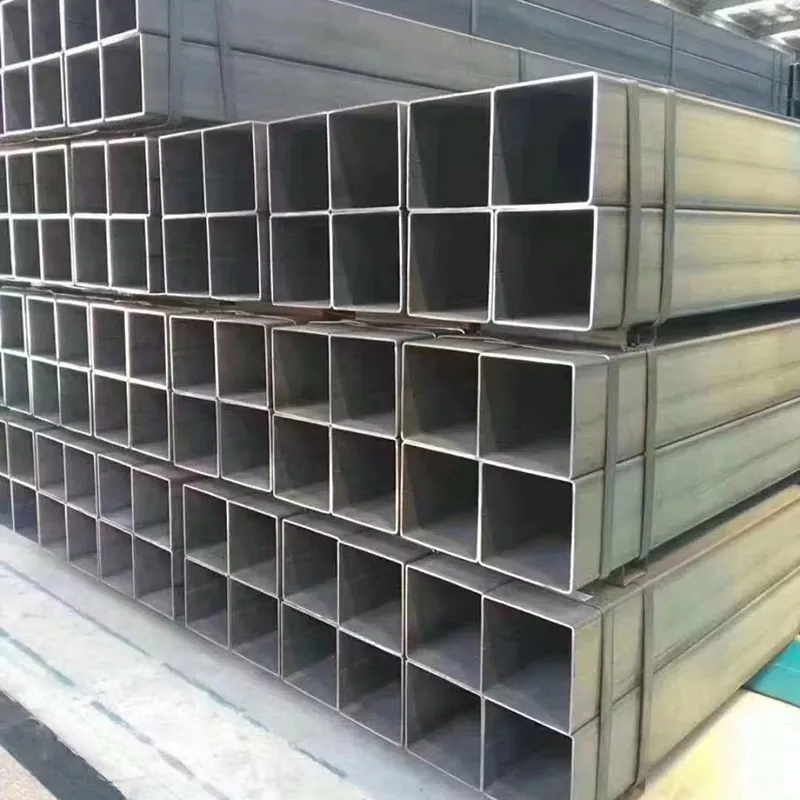 நேராக பிளவுபட்ட கருப்பு செவ்வக குழாய்